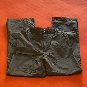 White Sierra Ski/Snowboard Pants. Size Small.